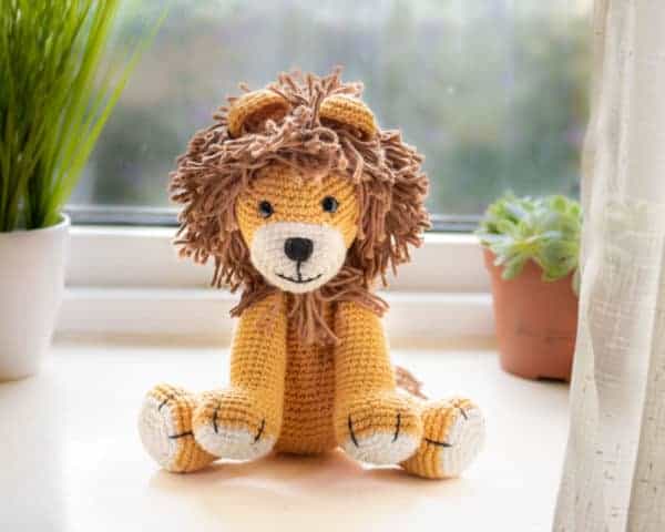 Stuffed animal crochet pattern for lion plush