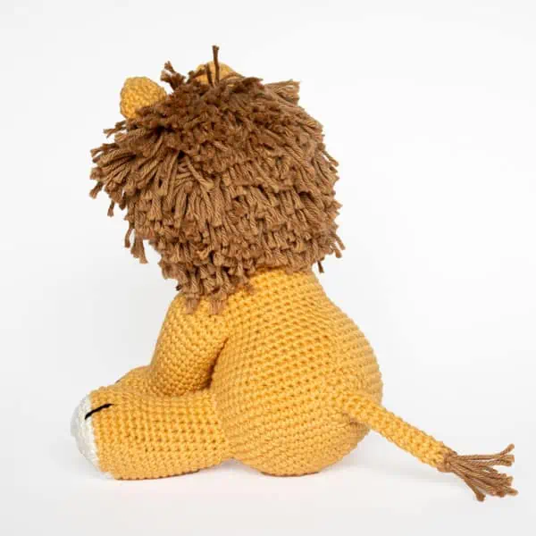 crochet pattern for an amigurumi lion